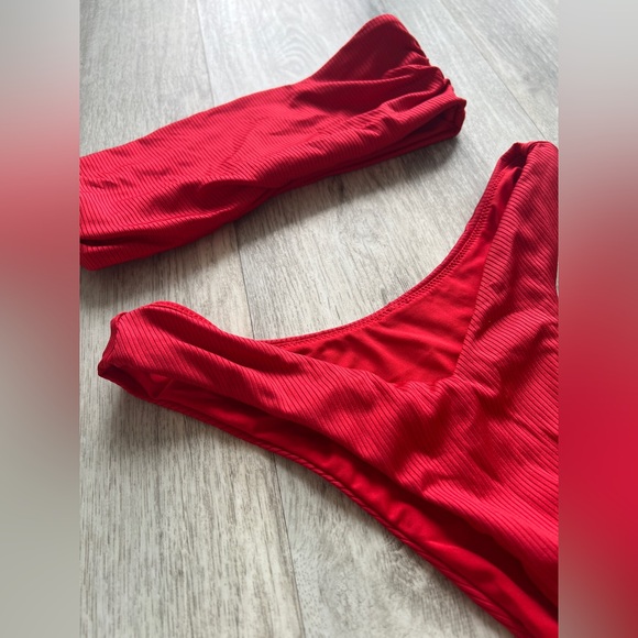 Red Strapless Ribbed Bikini Set - Picture 2 of 4